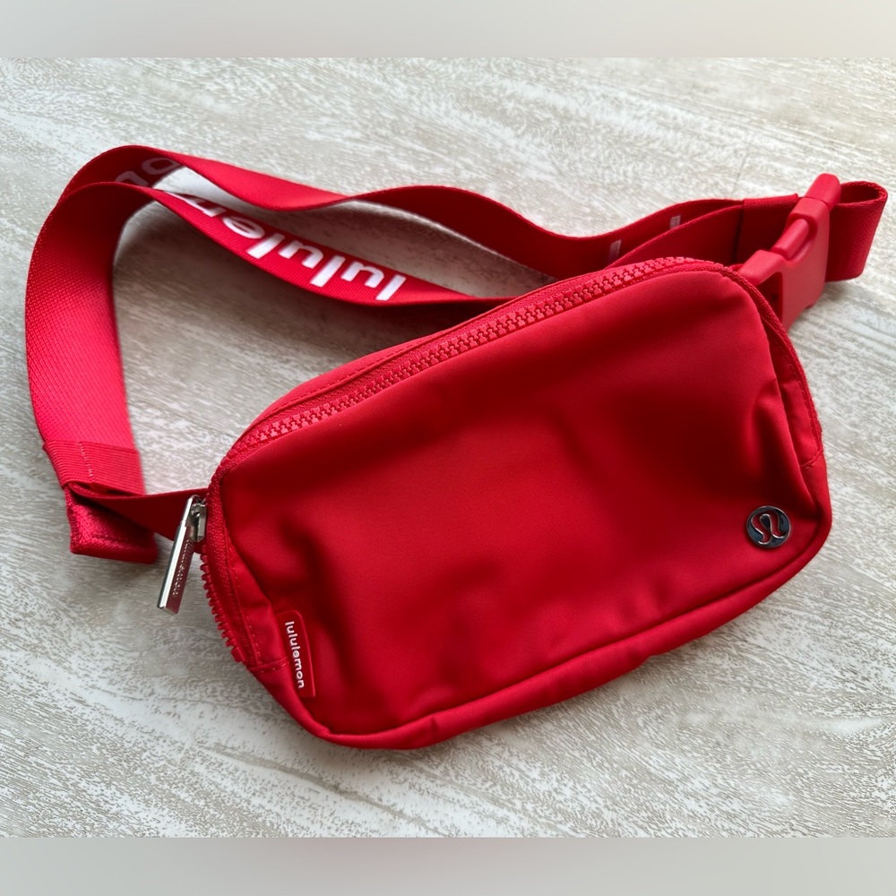 *NEW* Lululemon Rare Employee Educator Everywhere belt bag OS
